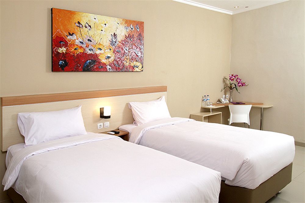 Laxston Hotel Джокякарта Екстериор снимка