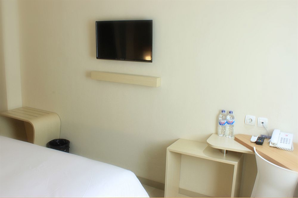 Laxston Hotel Джокякарта Екстериор снимка